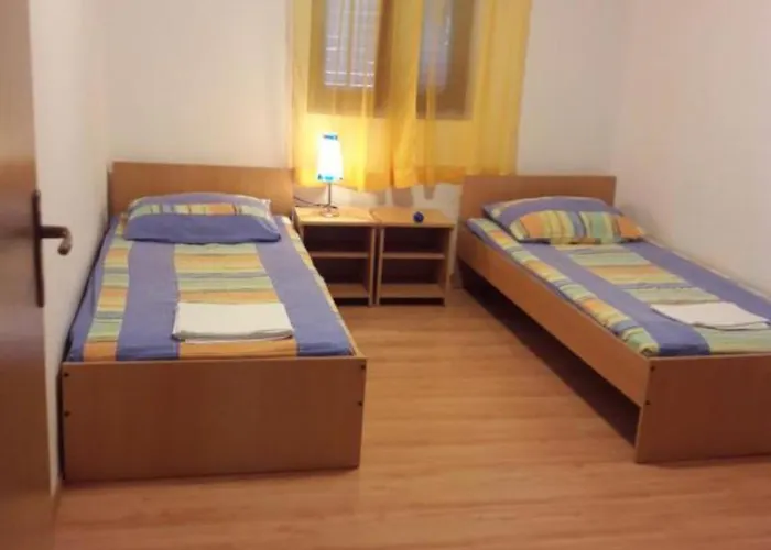 Apartman Charming Dokoza - Two Bedroom Ground Floor